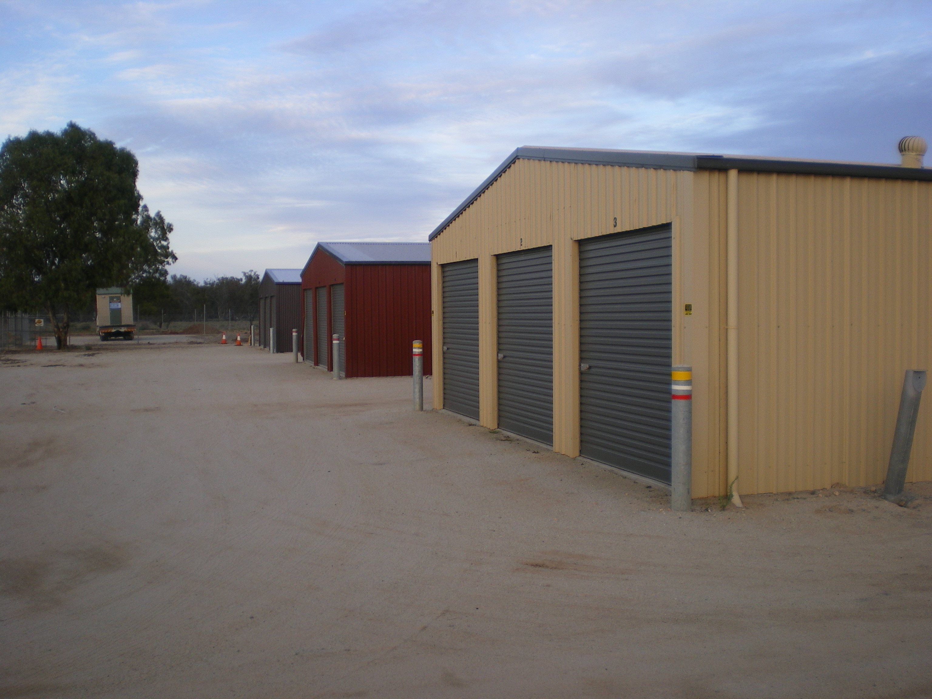 IMGP0389 Vic Storage